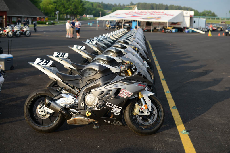 Illustration for article titled How to Find the Right Motorcycle Schooling: All-You-Need-To-Know